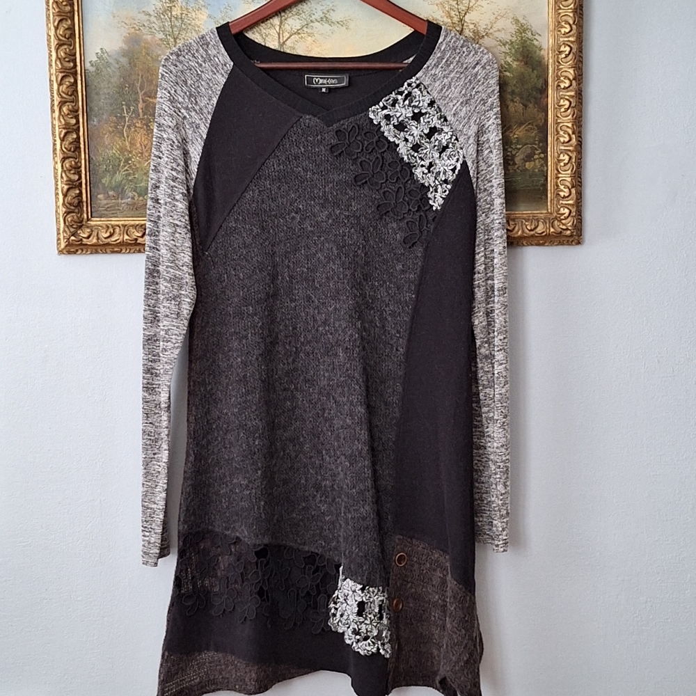 81. Beautiful Knit and lace Tunic/Dress